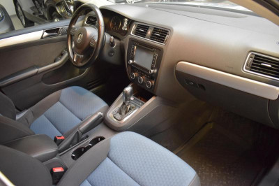 Volkswagen Jetta 1.4 TSI DSG (122 л. с.)