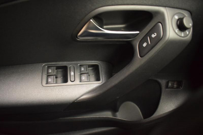 Volkswagen Polo 1.6 MPI MT (110 л. с.)