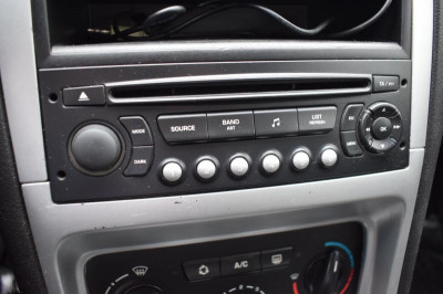 Peugeot 307 1.6 MT (110 л. с.)