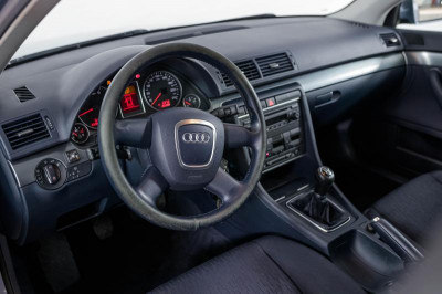 Audi A4 16V 2.0d MT (140 л.с.)
