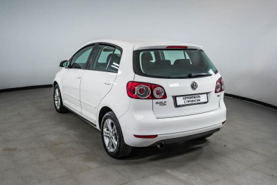 Volkswagen Golf 1.2 TSI MT (105 л. с.)