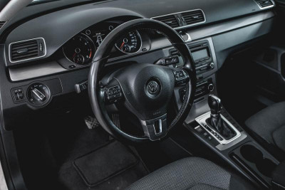 Volkswagen Passat 1.8 TSI DSG (152 л. с.)