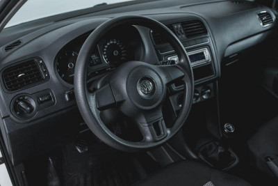 Volkswagen Polo 1.2 MT (70 л. с.)