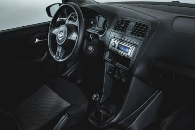 Volkswagen Polo 1.2 MT (70 л. с.)