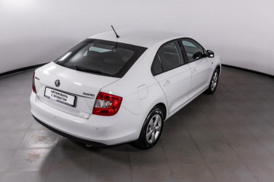 ŠKODA Rapid 1.6 MT (105 л. с.)