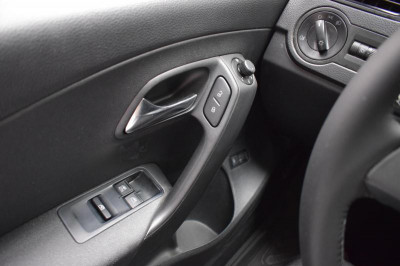 Volkswagen Polo 1.6 MT (105 л. с.)