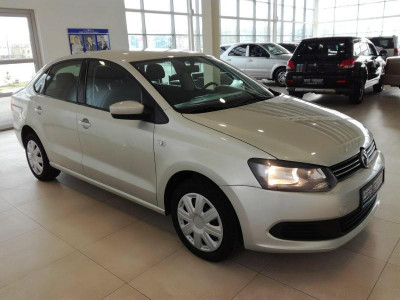 Volkswagen Polo 1.6 MT (105 л. с.)
