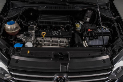 Volkswagen Polo 1.6 MT (105 л. с.)