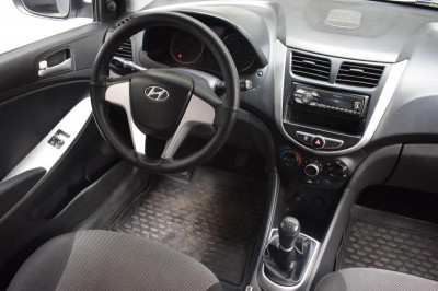 Hyundai Solaris 1.4 MT (107 л. с.)