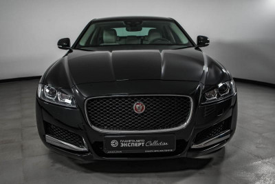 Jaguar XF 2.0 D AT (180 л. с.) Prestige
