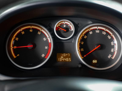 Opel Corsa 1.4 MT (90 л. с.)