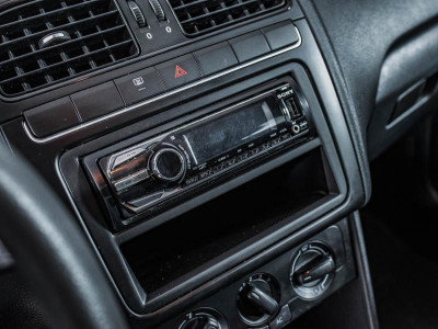 Volkswagen Polo 1.2 MT (70 л. с.)
