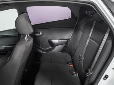 Kia Rio 1.4 AT (107 л. с.)
