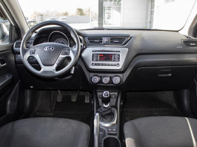 Kia Rio 1.4 MT (107 л. с.)