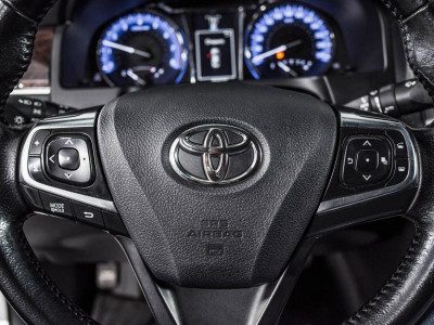 Toyota Camry 2.5 AT (181 л. с.)