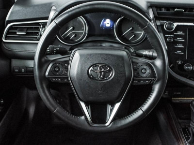 Toyota Camry 2.5 AT (181 л. с.)