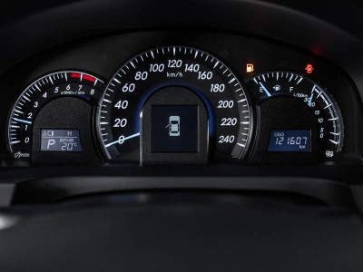 Toyota Camry 2.5 AT (181 л. с.)