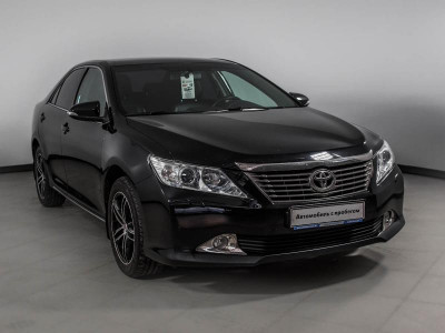 Toyota Camry 2.5 AT (181 л. с.)