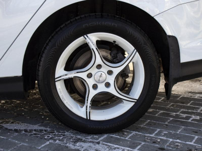 Ford Focus 1.6 PowerShift (105 л. с.)