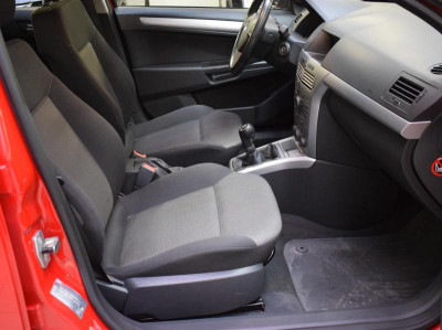 Opel Astra 1.6 MT (115 л. с.)