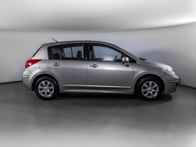 Nissan Tiida 1.6 AT (110 л. с.)