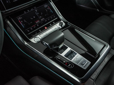 Audi Q8 55 TFSI Tiptronic quattro (340 л.с.)