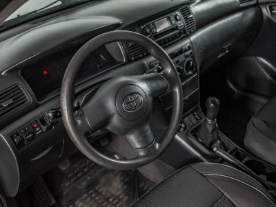 Toyota Corolla 1.6 MT (110 л.с.)
