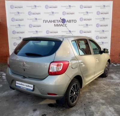 Renault Sandero 1.6 MT (113 л. с.)
