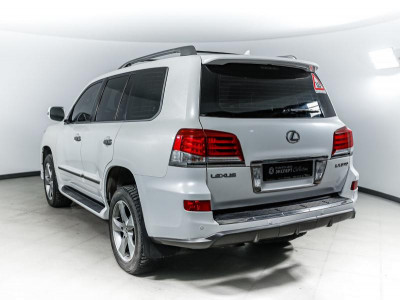 Lexus LX 570 5.7 AT (367 л.с.) 4WD