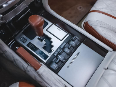 Lexus LX 570 5.7 AT (367 л.с.) 4WD