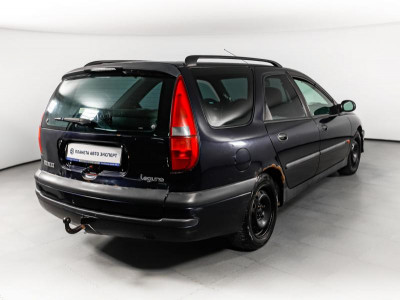 Renault Laguna 1.6 MT (107 л.с.)