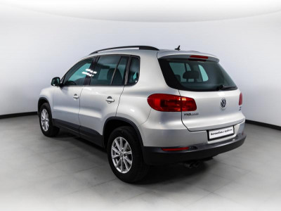 Volkswagen Tiguan 1.4 TSI BlueMotion MT (122 л. с.)