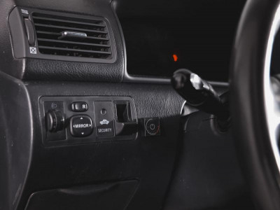 Toyota Corolla 1.6 MT (110 л. с.)