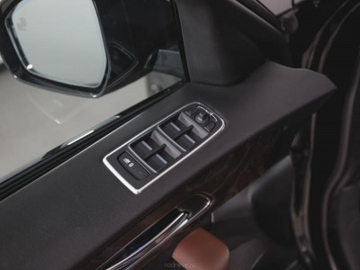 Jaguar F-Pace 3.0 D AT AWD (300 л.с.)