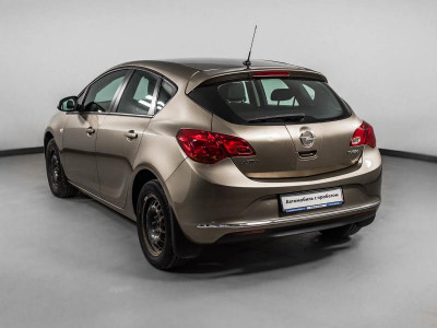 Opel Astra 1.4 Turbo AT (140 л. с.)