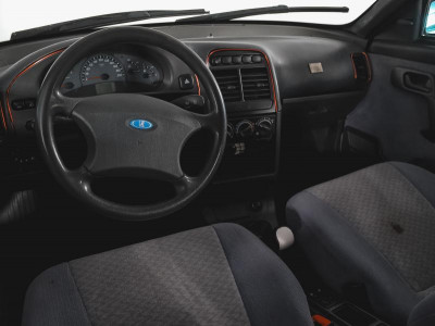 LADA 2112 1.6 MT (89 л. с.)