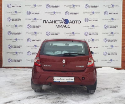 Renault Sandero 1.6 MT (84 л. с.)