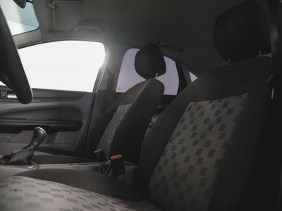 Ford Focus 1.6 MT (101 л. с.)