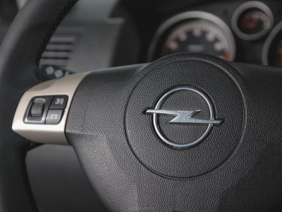 Opel Astra 1.6 Easytronic (115 л. с.)