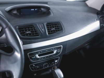 Renault Megane 1.6 AT (106 л. с.)