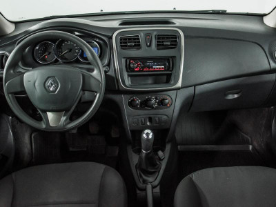 Renault Logan 1.6 MT (82 л. с.)