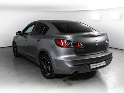 Mazda 3 1.6 MT (105 л. с.)