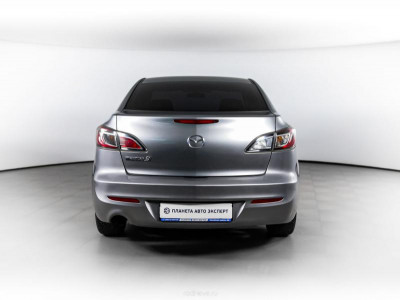 Mazda 3 1.6 MT (105 л. с.)