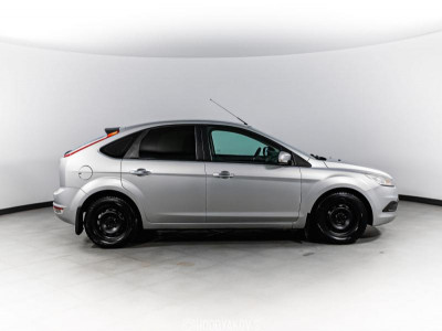 Ford Focus 1.6 AT (101 л. с.)