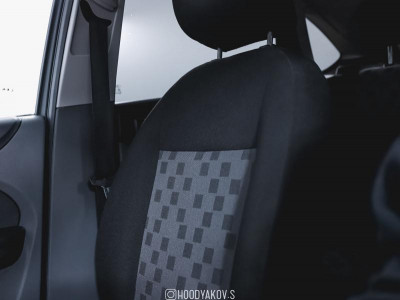 Ford Focus 1.6 AT (101 л. с.)
