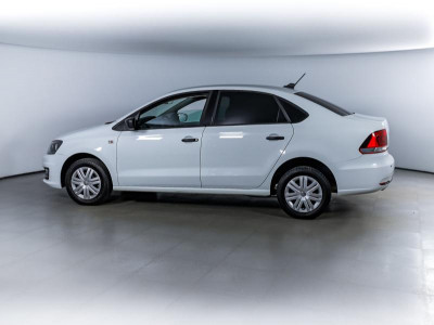 Volkswagen Polo 1.6 MPI MT (90 л. с.)
