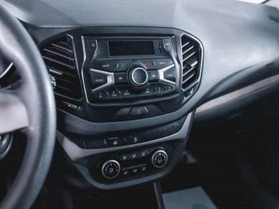LADA Vesta 1.6 AMT (106 л. с.)