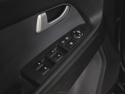 Kia Sportage 2.0 AT (150 л. с.)
