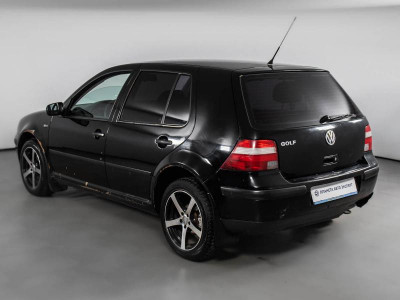 Volkswagen Golf 1.4 MT (75 л. с.)