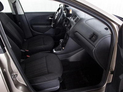 Volkswagen Polo 1.6 MPI AT (110 л. с.)